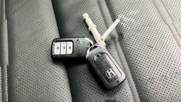 Honda CR-V 2.0 i-MMD Hybrid SR 2WD 5dr eCVT Hybrid Estate 